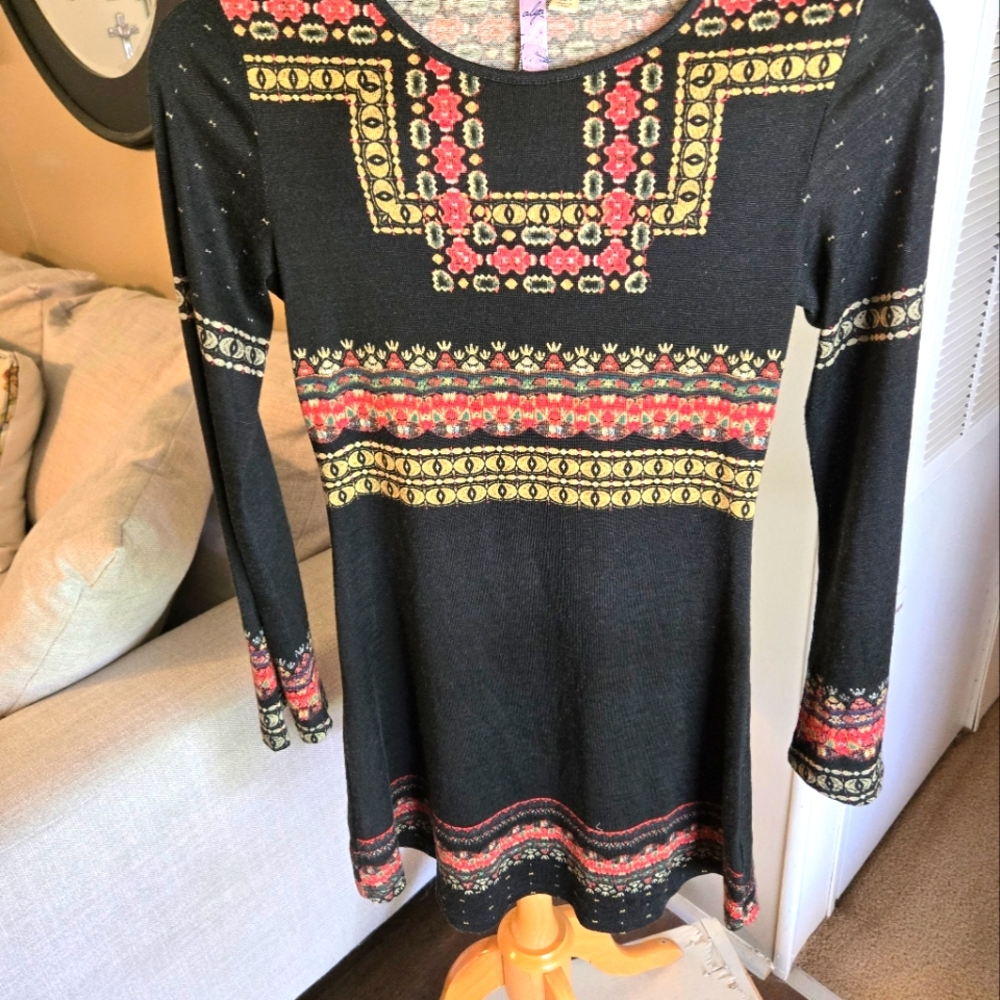 Alya.         Tunis/ Dress.              224